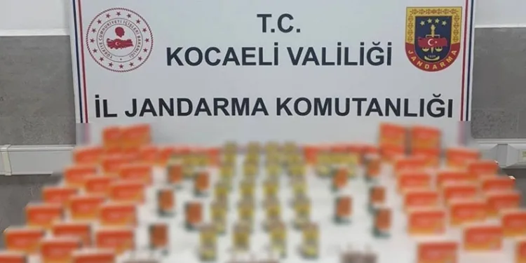Sahte taraftar formaları ve tıbbi ilaçlar ele geçirildi