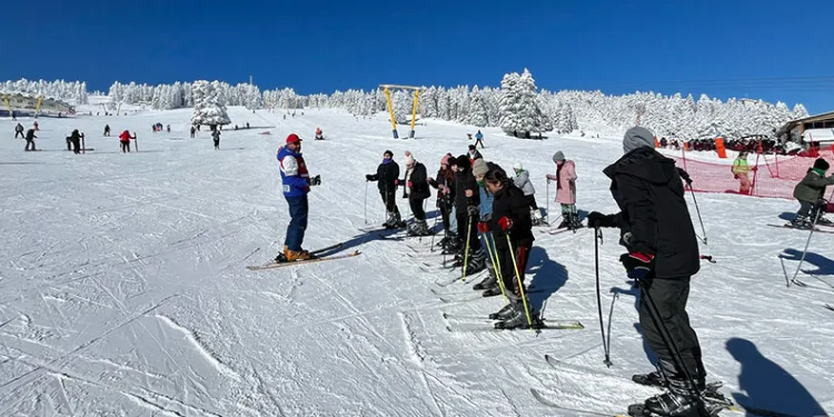 Osmangazili çocuklar kayak yapmayı öğrendi