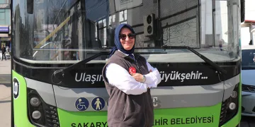 Önyargıları kırıp belediye şoförü oldu