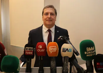 BALKANTÜRKSİAD’da bayrak değişimi