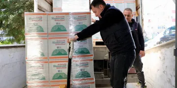 Mudanya Belediyesi’nden erzak desteği