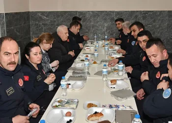 Mustafa Bozbey, sahuru gençlerle yaptı