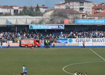 Bursaspor-Kütahyaspor maçında yangın paniği