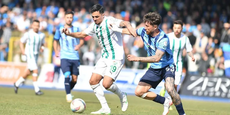Bursaspor’da Mücahit Can Akçay cezalı