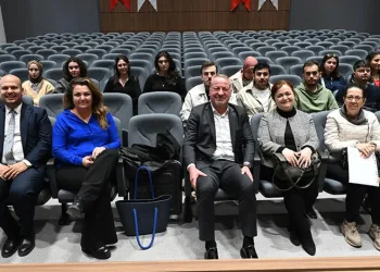 Mimar öğrenciler Karacabey Belediyesi binasını tasarlayacak