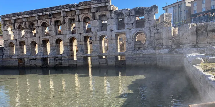 2 bin yıllık Roma Hamamı asırlara meydan okuyor