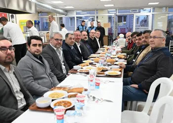 Karacabeyliler, aynı sofra etrafında buluştu