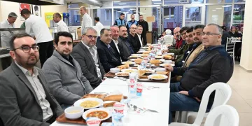 Karacabeyliler, aynı sofra etrafında buluştu