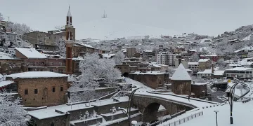Bitlis’te karla gelen güzellik