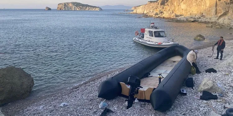 İzmir’de 38 düzensiz göçmen yakalandı
