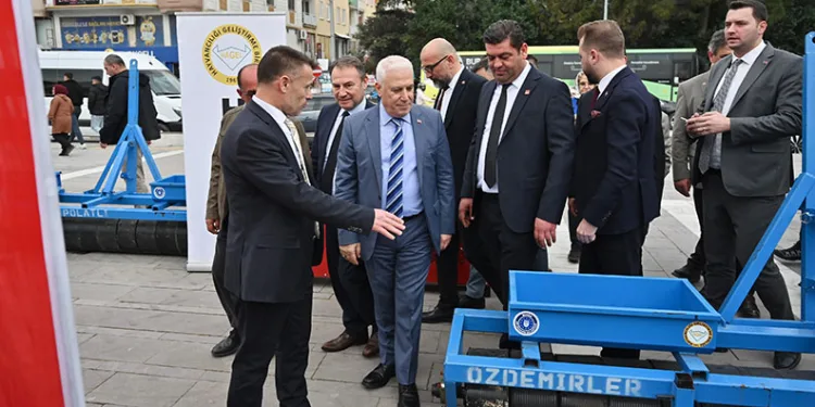 Büyükşehir’den üreticiye ekipman desteği