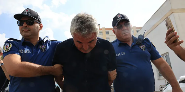 Aile hekimini çaydanlıkla darbeden sanık tahliye edildi