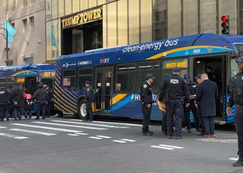 Protestocular Trump Tower’ı işgal etti