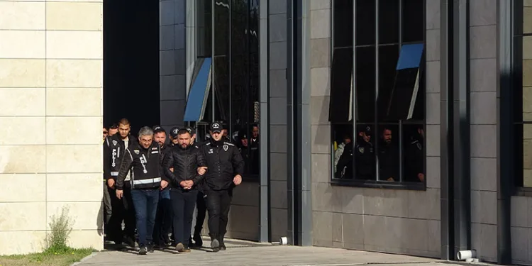 Çanakkale’de otelde balyozlu kavgaya 10 gözaltı