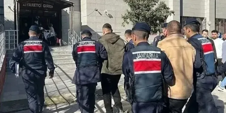 Balıkesir’in 10 ilçesinde kaçakçılık operasyonu