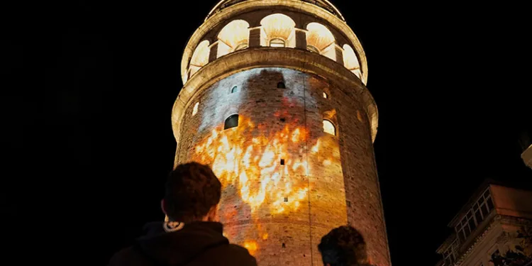 Galata Kulesi’nde “Çanakkale ruhu”