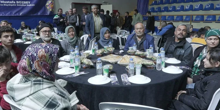 İftar sofraları Büyükorhan’da kuruldu