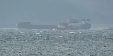 Çanakkale Boğazı’nda konteyner gemisi makine arızası yaptı