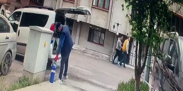 KOAH hastasının oksijen tüpünü çaldı