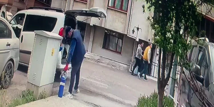 KOAH hastasının oksijen tüpünü çaldı