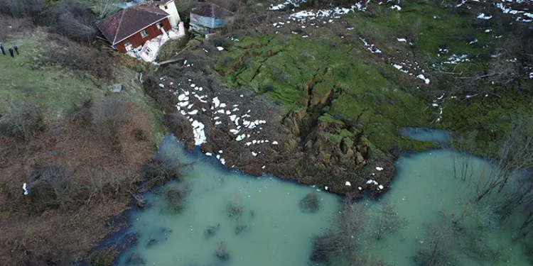Samsun’da 1 ton 180 kilo kaçak midye ele geçirildi