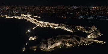 Van’ın tarihi mekanları gece bir başka güzel