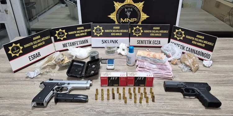 Bağcılar’da motosikleti şüpheliler iki kişiye silahlı saldırı düzenledi: 1 ölü, 1 yaralı
