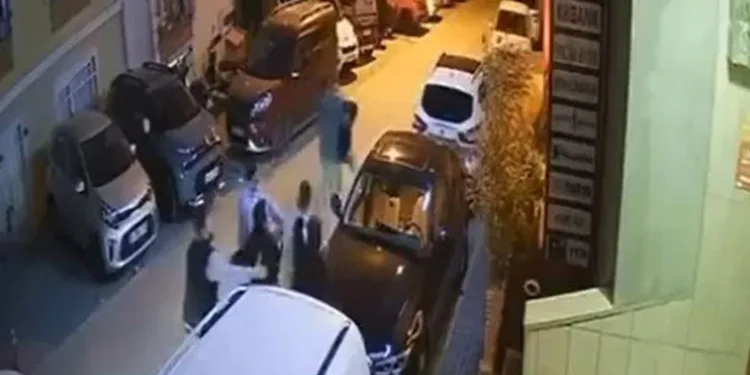 Üstü açık bırakılan çukur tehlike saçıyor