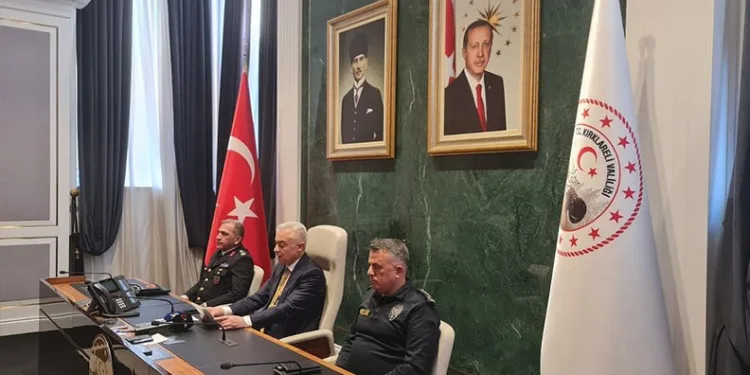 Şarkıcı Özcan Deniz savcılıkta ‘şüpheli’ sıfatıyla ifade verdi