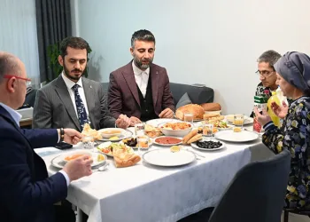 AK Parti Osmangazi’de ‘Bereketi’ paylaşıyor
