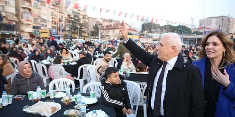 Büyükşehir’den Gemlik’te 3 bin kişilik iftar sofrası