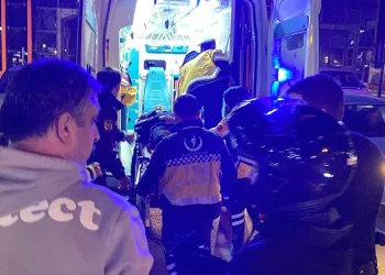 Bursa’da motosiklet ile otomobil çarpıştı: 1 yaralı