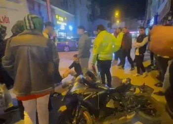 Bursa’da ehliyetsiz sürücü polisten kaçarken hastanelik oldu