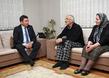 Erkan Aydın’dan iftar sonrası ev ziyaretleri