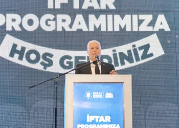Bursa’da polisin baskın düzenlediği evde silah, tarihi eser, uyuşturucu ele geçirildi