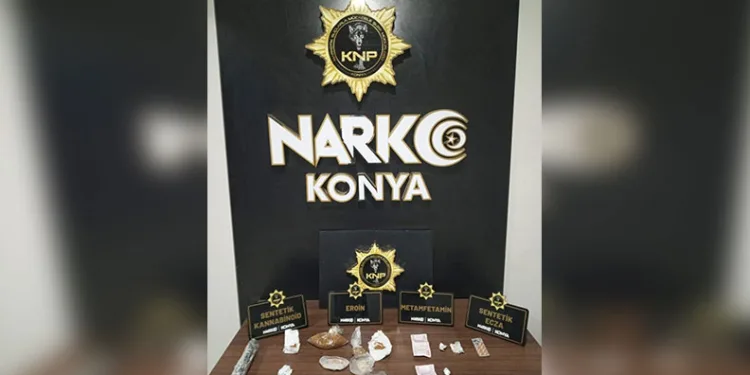 Ağaca çarpan otomobilin sürücüsü hayatını kaybetti