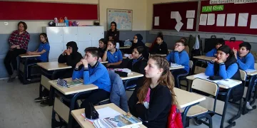Öğrencilere “Çevre ve Deniz Kirliliği” Farkındalık Semineri