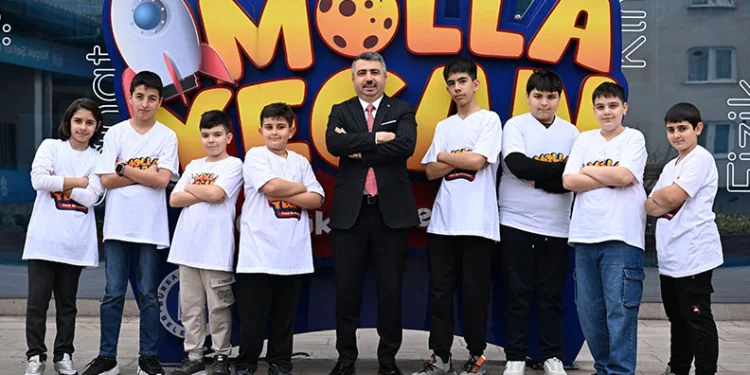 Yıldırımlı minik mucitlerden çifte kupa