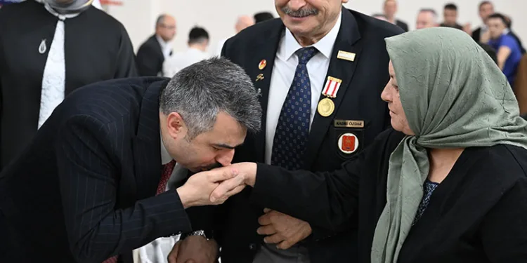Oktay Yılmaz, şehit aileleri ve gazilerle iftarda buluştu