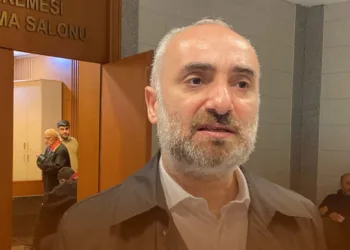 Ekrem İmamoğlu gözaltına alındı!