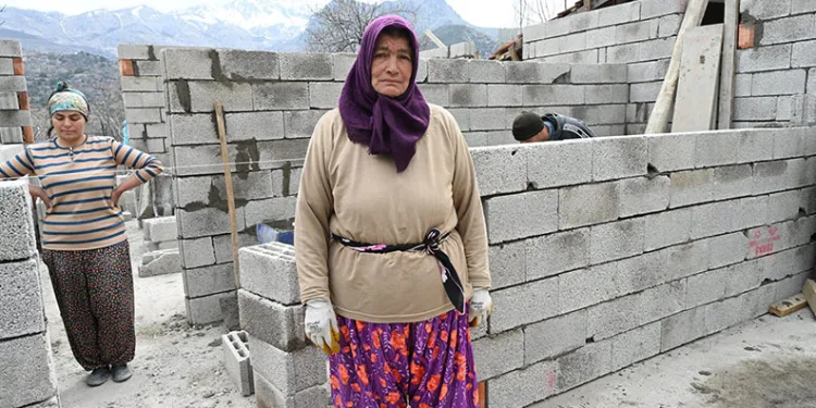 Pres makinesinden 5 yavru kedi çıktı