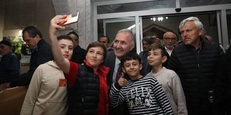 İnegöl’de Ramazan birlik ve beraberlikle geçiyor
