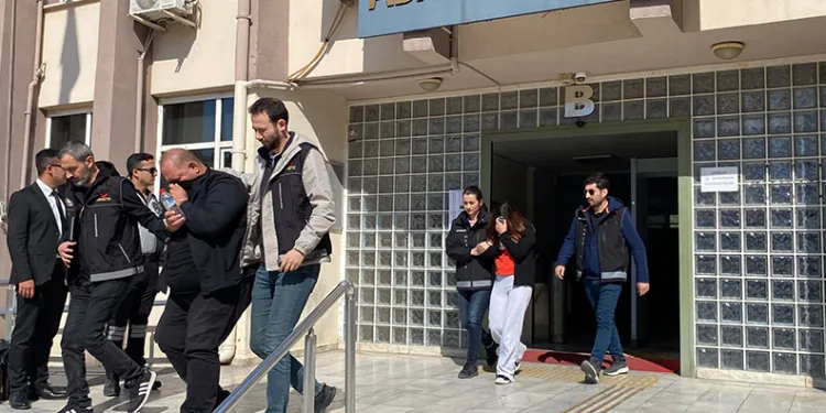 Gaziantep’te 2 milyon TL değerinde kaçak telefon ele geçirildi