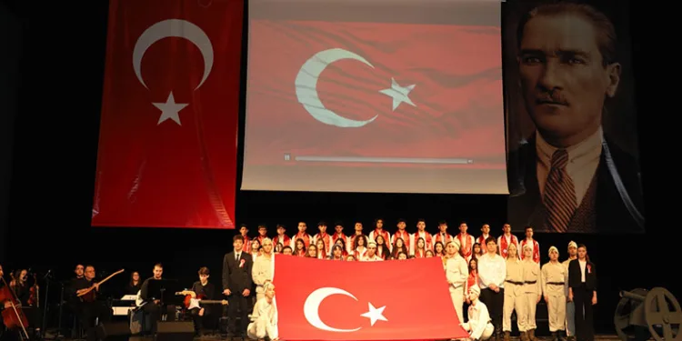 Bursa’da Öğrenciler Tiyatro ile Kişisel Gelişimlerini Destekliyor