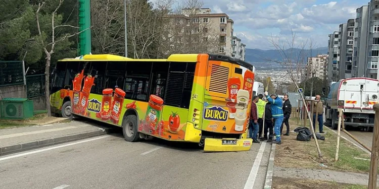 Bursa’da freni patlayan otobüs dehşet saçtı: 11 yaralı