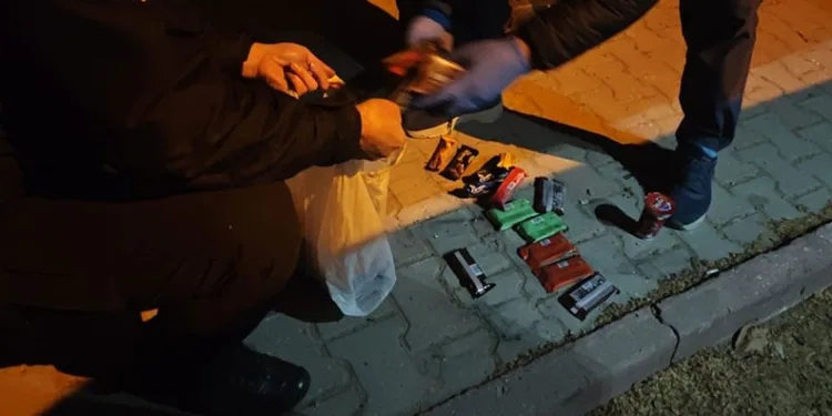 Bursa’da büfe hırsızları yakalandı