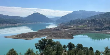 Su çekilince eski köy ortay açıktı