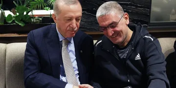 Cumhurbaşkanı Erdoğan gençlerle kafede bir araya geldi
