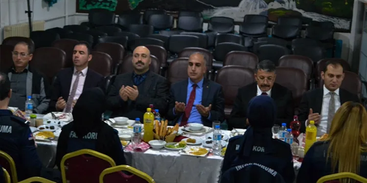 Gelibolu Kaymakamı, şehit ve gazi aileleriyle iftarda buluştu