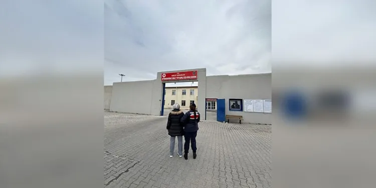 ATV ile motosiklet çarpıştı: 1’i ağır 2 yaralı